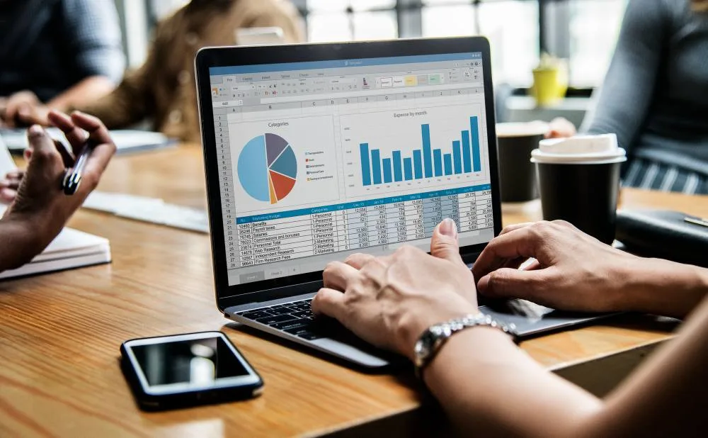 difference between quota sampling and random sampling