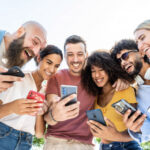 O painel de consumidores online é essencial para gerar insights contínuos que orientam decisões mais seguras para as empresas.