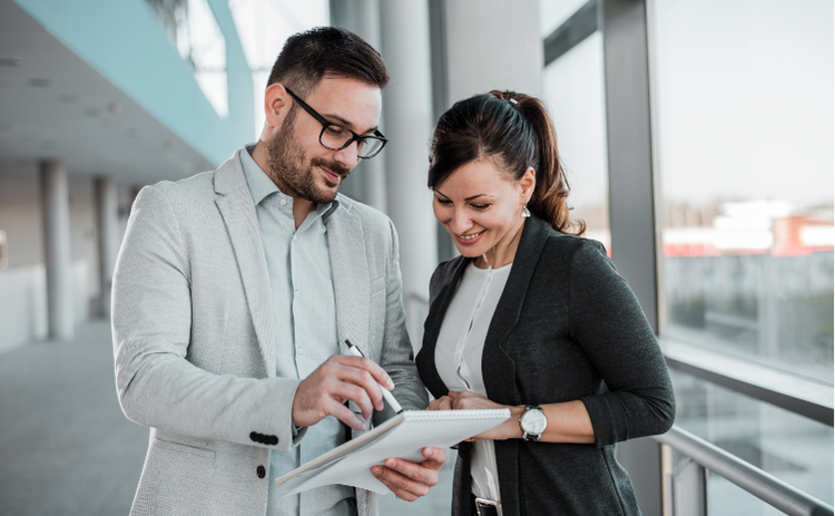 Como é feito o recrutamento de respondentes no painel