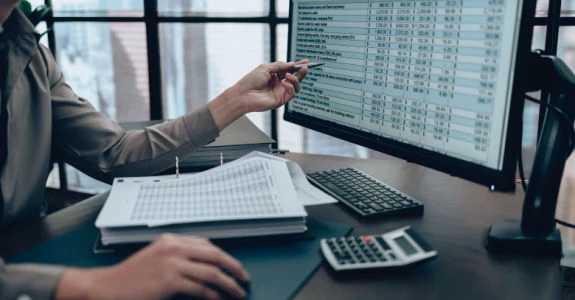 A coleta de respostas em massa reuni simultaneamente um grande volume de opiniões, percepções e comportamentos de um público-alvo.